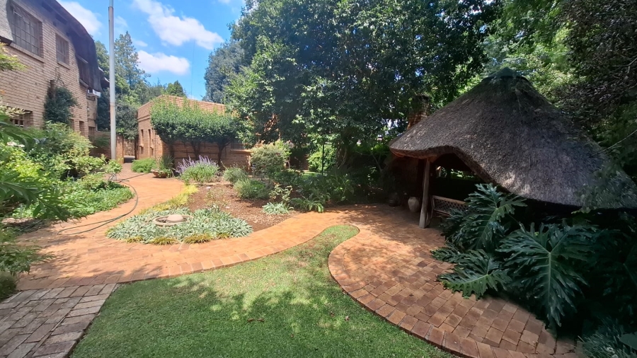 6 Bedroom Property for Sale in Mooivallei Park North West